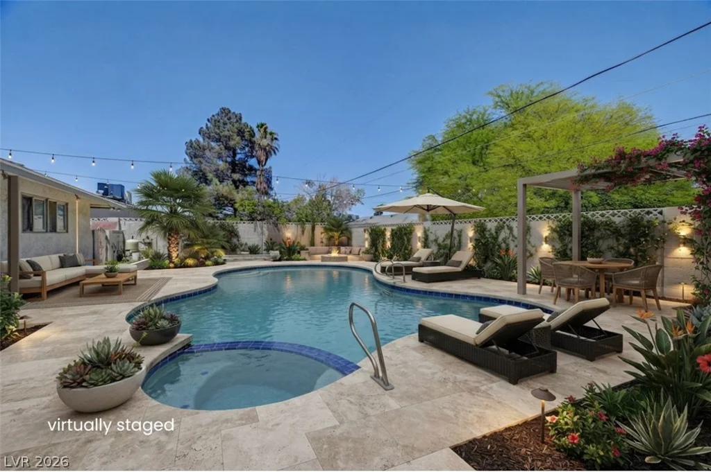 1900 Stonehaven, Las Vegas, NV 89108