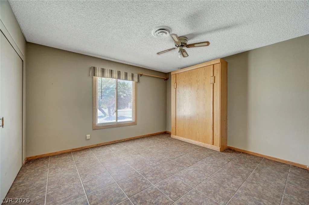 1900 Stonehaven, Las Vegas, NV 89108