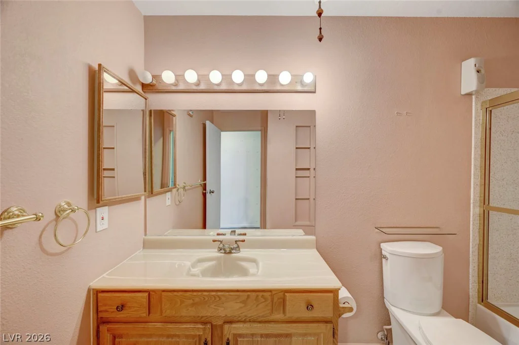 1900 Stonehaven, Las Vegas, NV 89108