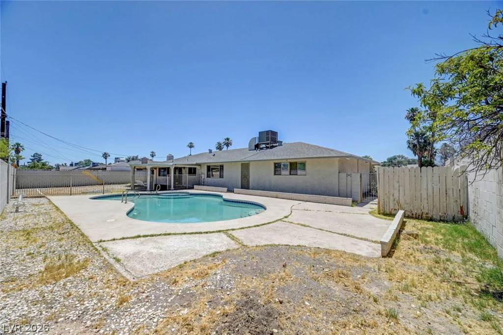 1900 Stonehaven, Las Vegas, NV 89108