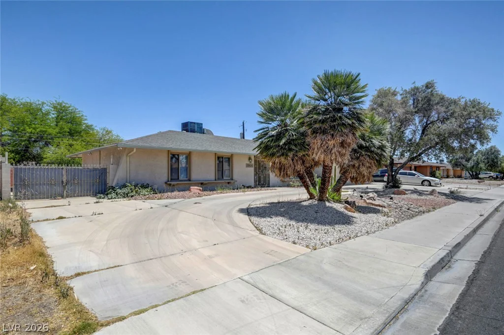 1900 Stonehaven, Las Vegas, NV 89108