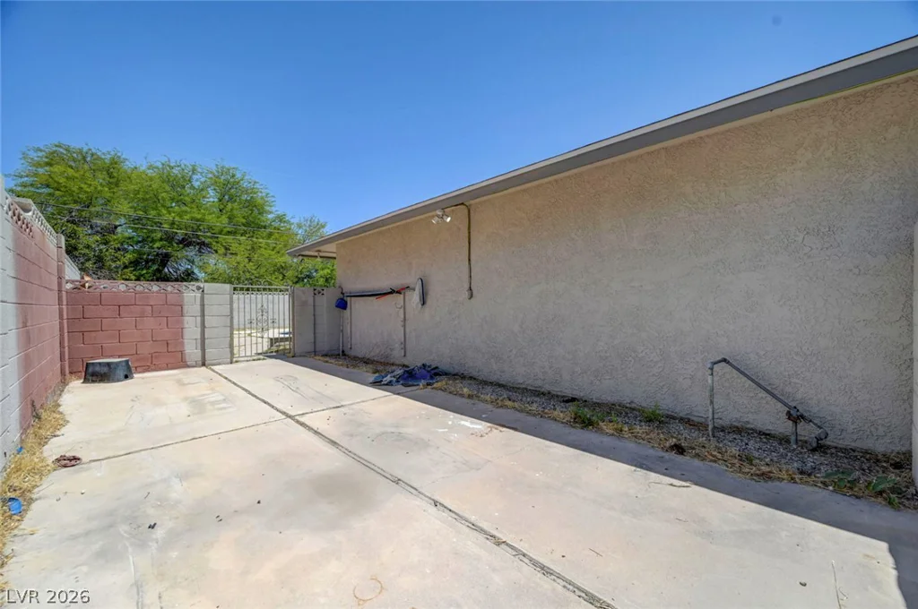 1900 Stonehaven, Las Vegas, NV 89108