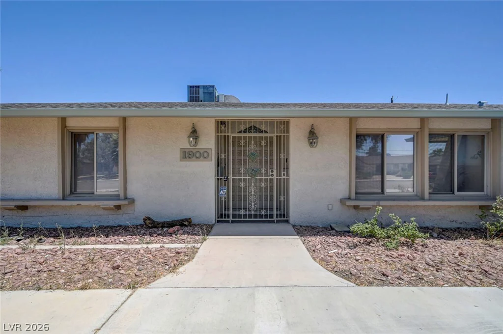 1900 Stonehaven, Las Vegas, NV 89108