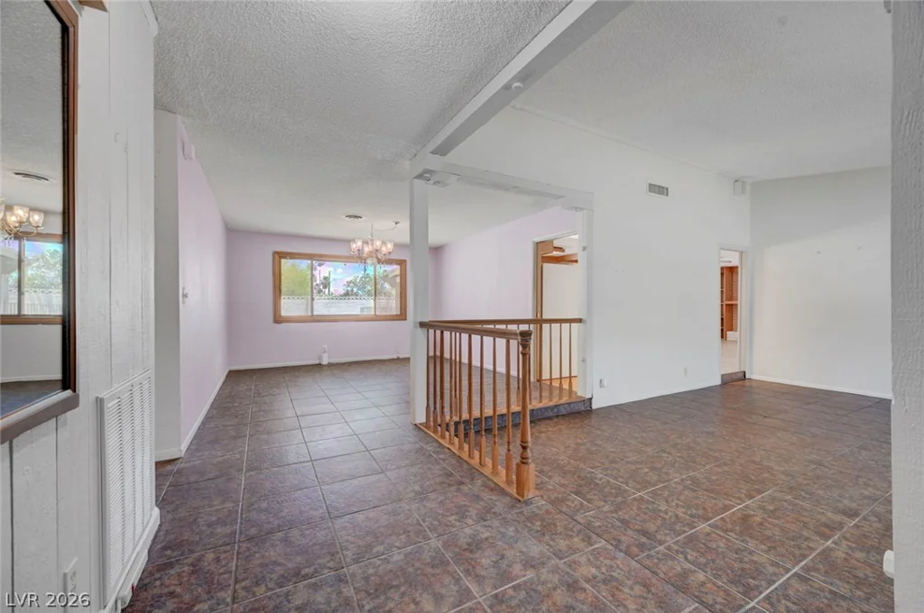 1900 Stonehaven, Las Vegas, NV 89108
