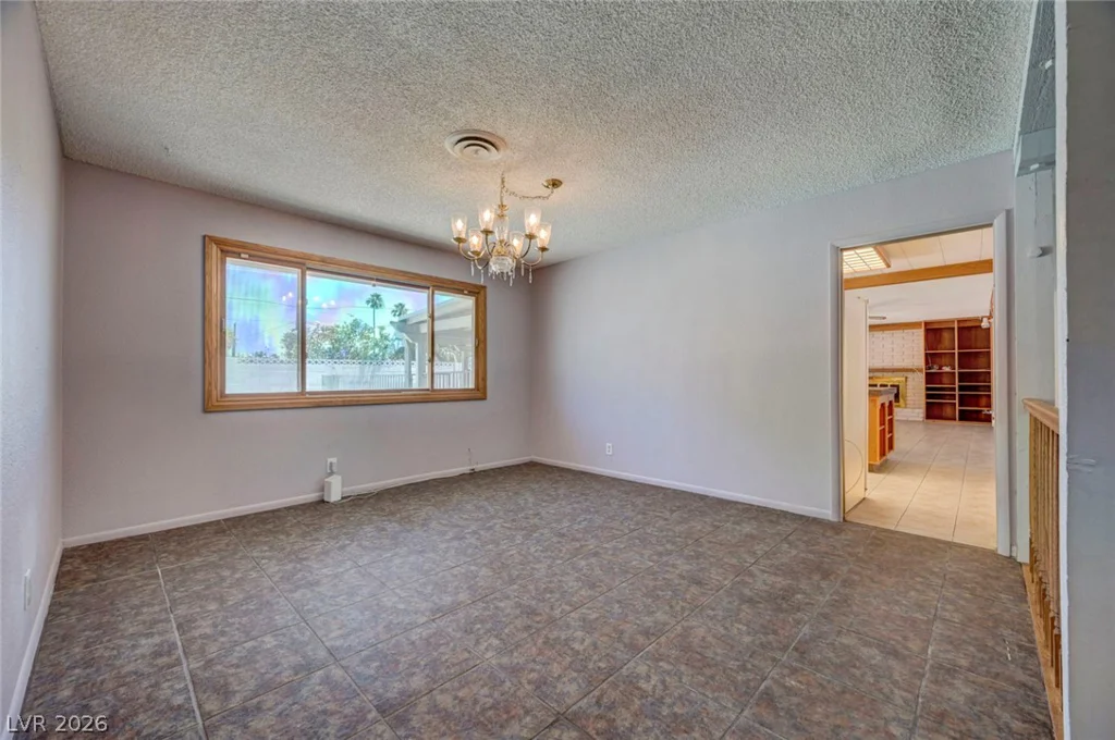 1900 Stonehaven, Las Vegas, NV 89108