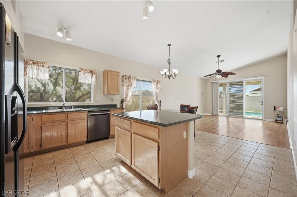 1521 Honey Vista, North Las Vegas, NV 89032