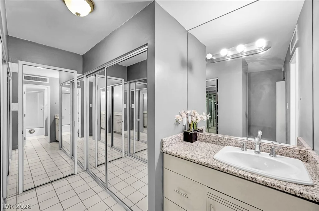 3111 Bel Air, Las Vegas, NV 89109