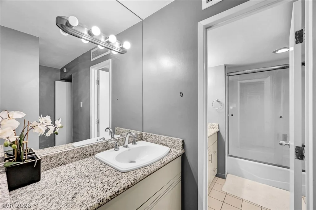 3111 Bel Air, Las Vegas, NV 89109