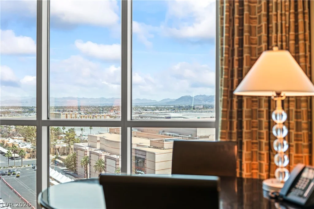 145 Harmon, Las Vegas, NV 89109