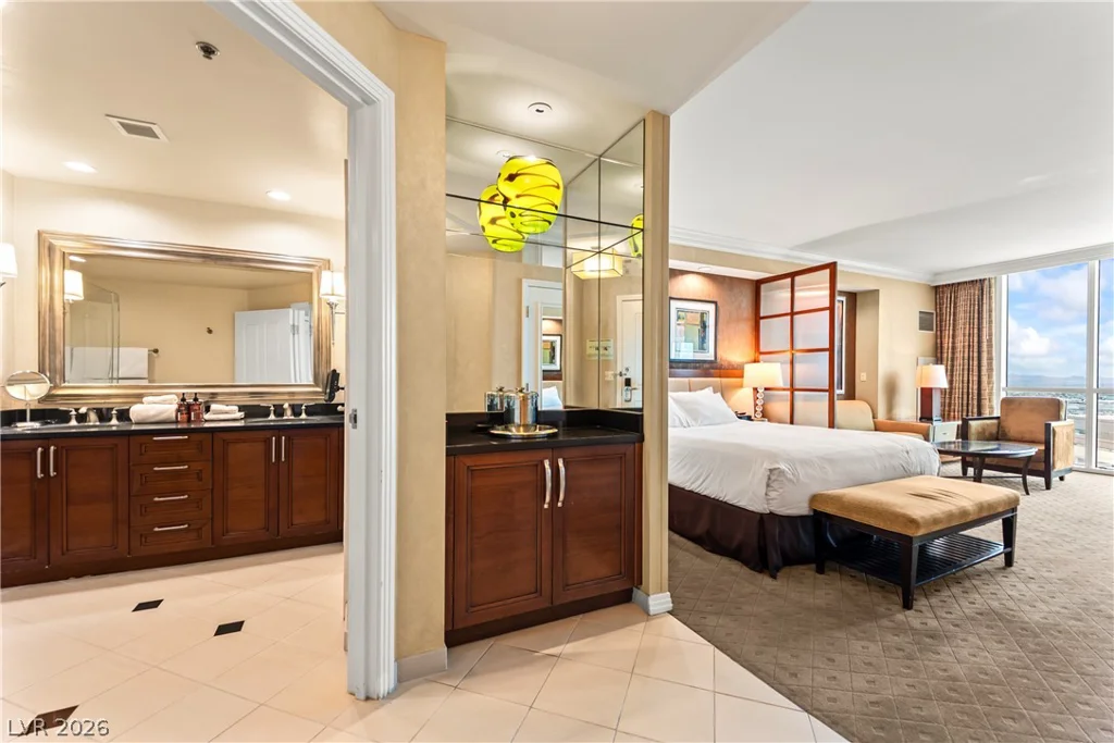 145 Harmon, Las Vegas, NV 89109