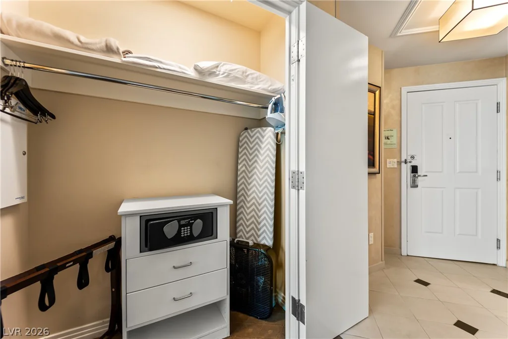 145 Harmon, Las Vegas, NV 89109