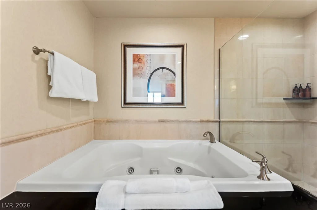 145 Harmon, Las Vegas, NV 89109