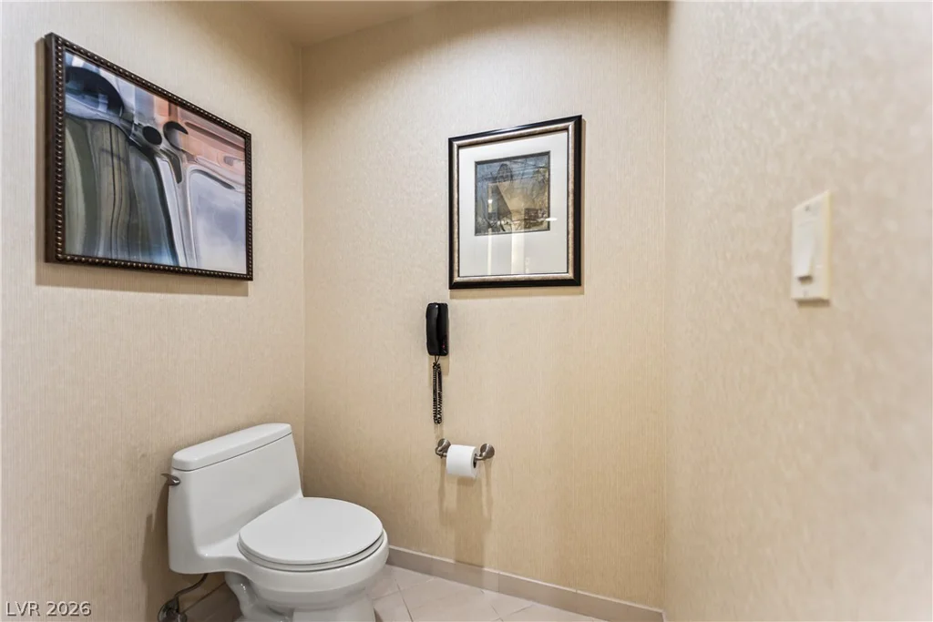 145 Harmon, Las Vegas, NV 89109