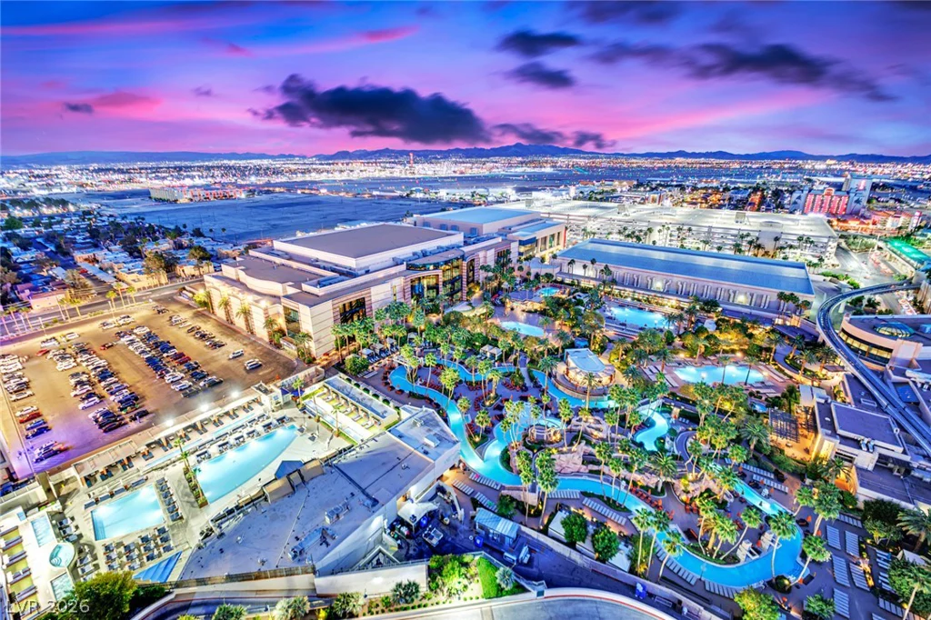 145 Harmon, Las Vegas, NV 89109