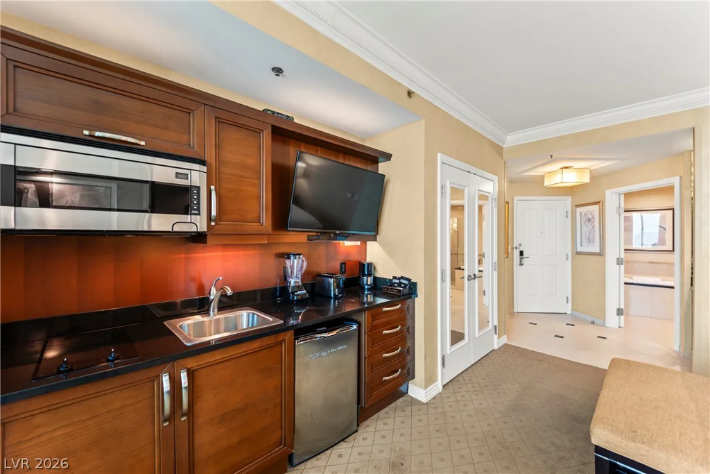145 Harmon, Las Vegas, NV 89109