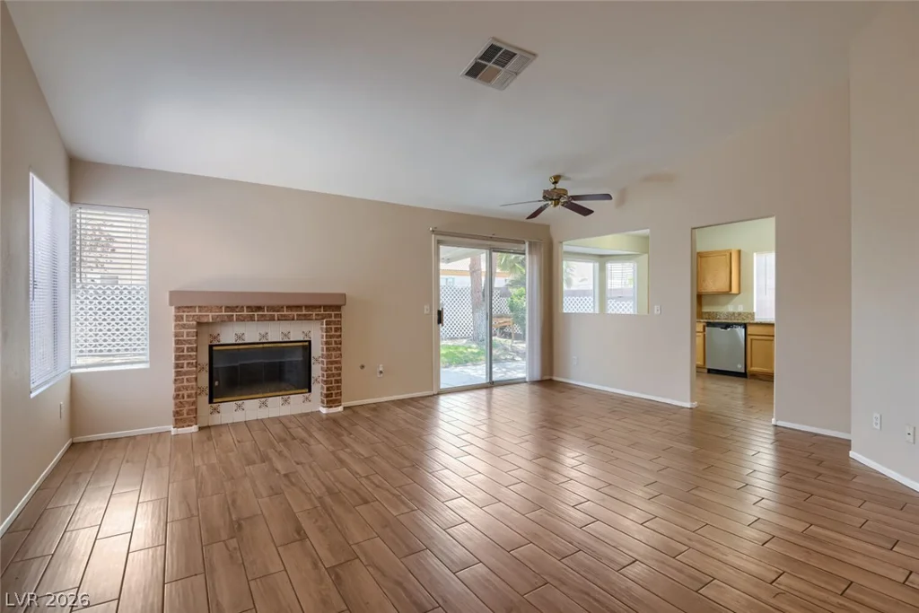 7421 Summer Sun, Las Vegas, NV 89128
