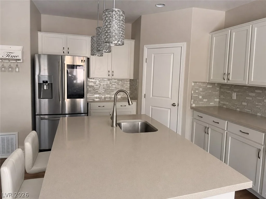 10291 Lodge Pine, Las Vegas, NV 89166