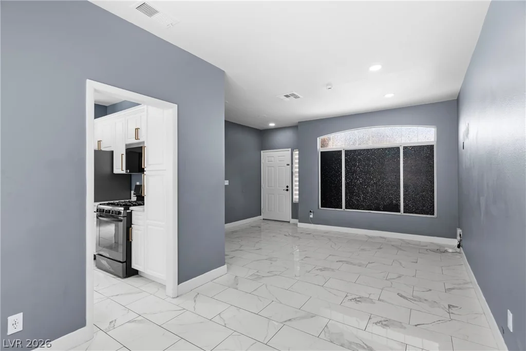 6385 Canyon Dawn, Las Vegas, NV 89108