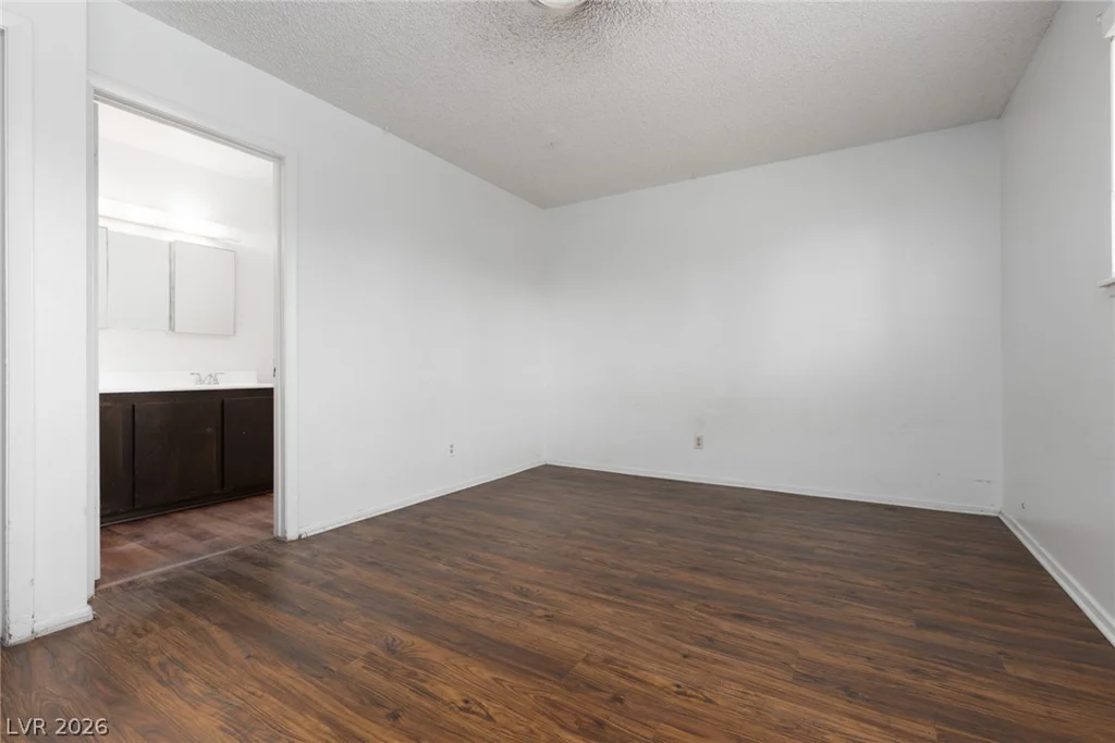 3958 Oakhill, Las Vegas, NV 89121