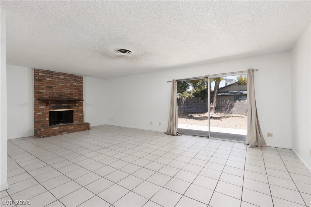 3958 Oakhill, Las Vegas, NV 89121