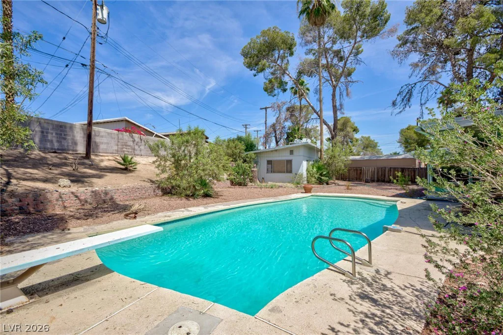 1601 Hartke, Las Vegas, NV 89104