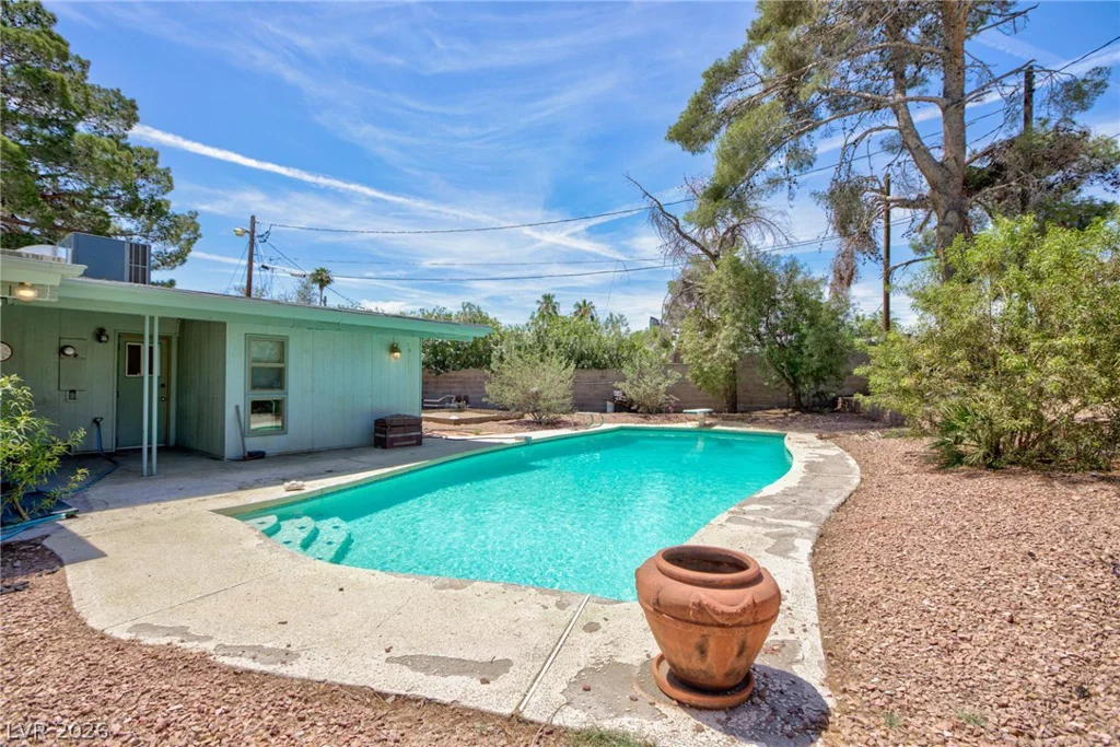 1601 Hartke, Las Vegas, NV 89104