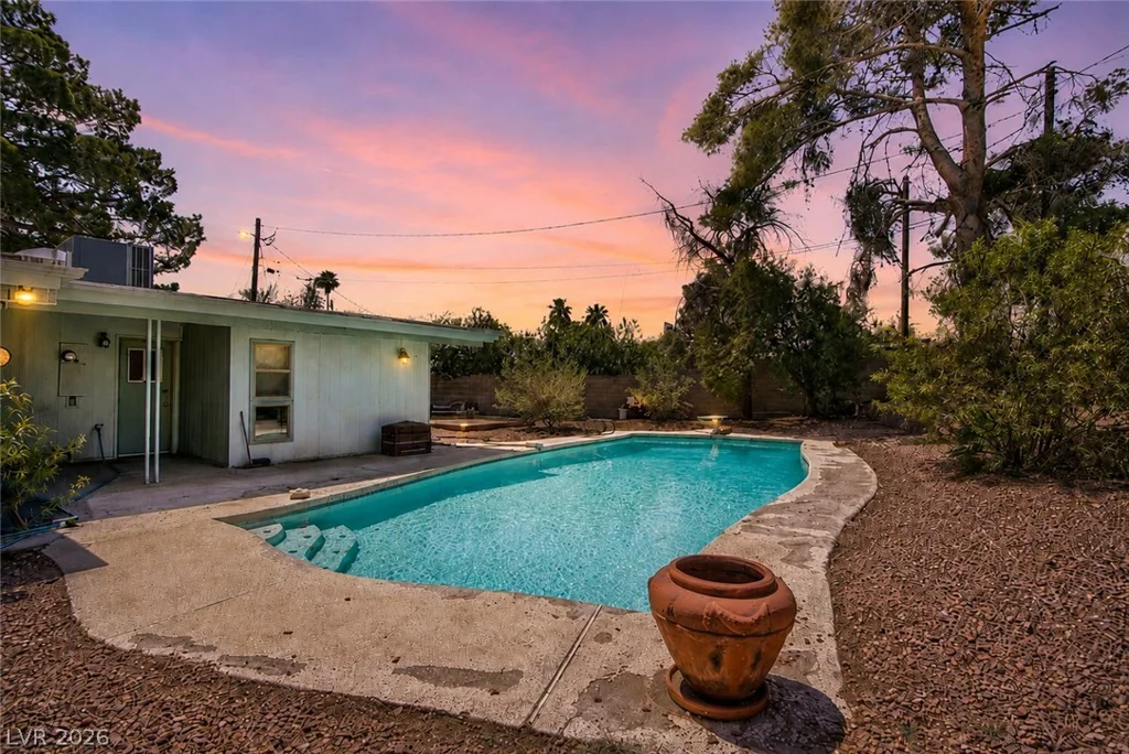 1601 Hartke, Las Vegas, NV 89104