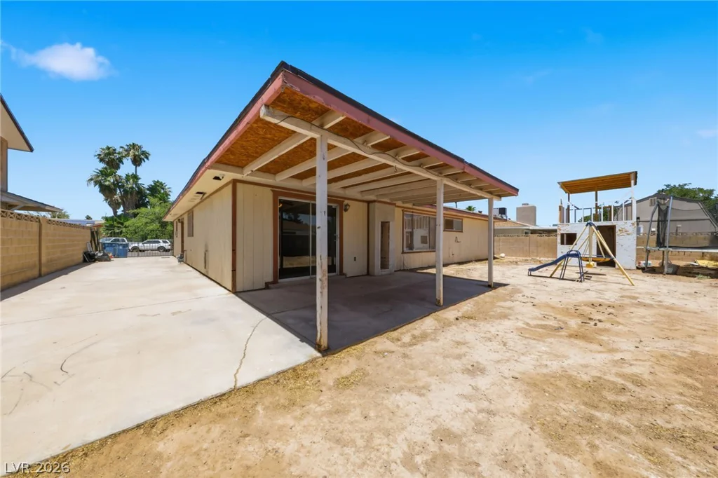 5194 Merrill, Las Vegas, NV 89120