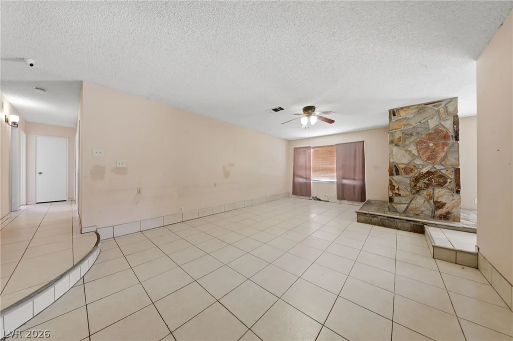 5194 Merrill, Las Vegas, NV 89120
