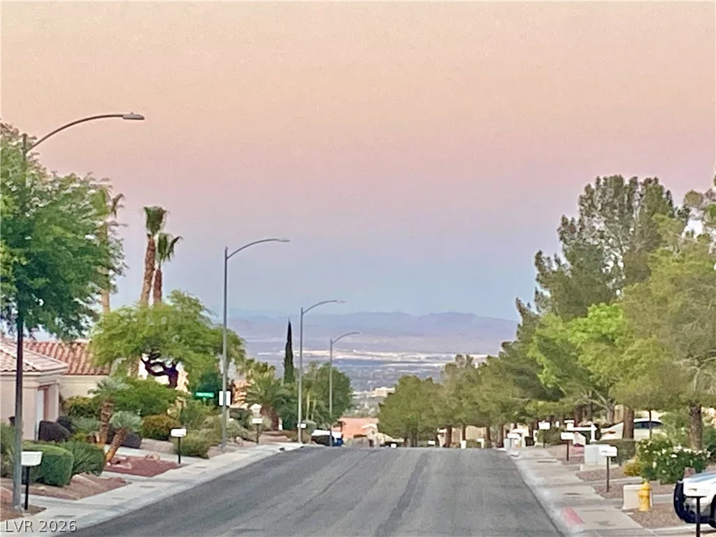 10731 Mission Lakes, Las Vegas, NV 89134
