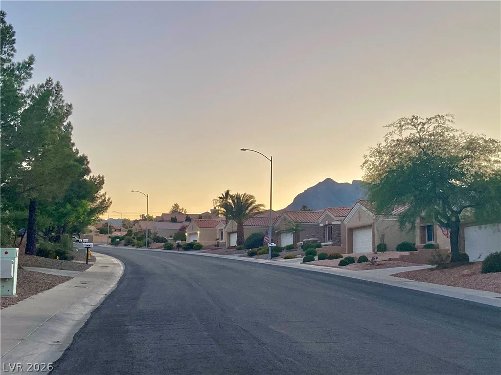 10731 Mission Lakes, Las Vegas, NV 89134