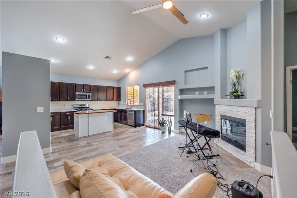 2421 Sunrise Springs, North Las Vegas, NV 89031