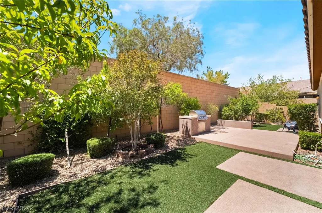 6011 Vista Clara Street, Las Vegas, NV 89148