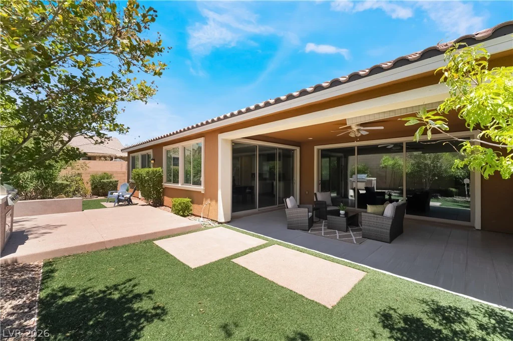 6011 Vista Clara Street, Las Vegas, NV 89148