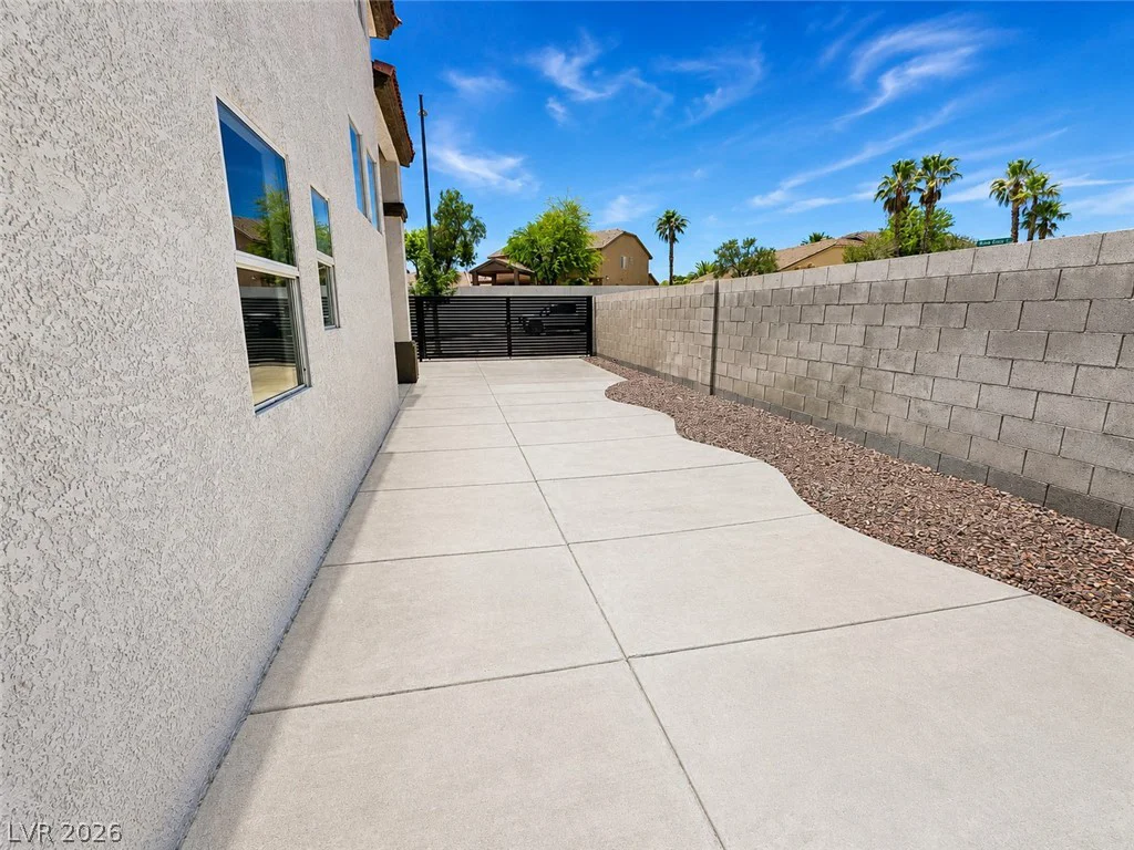 9516 Fox Forest, Las Vegas, NV 89129