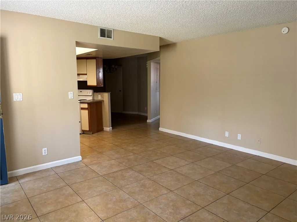 2080 Karen, Las Vegas, NV 89169