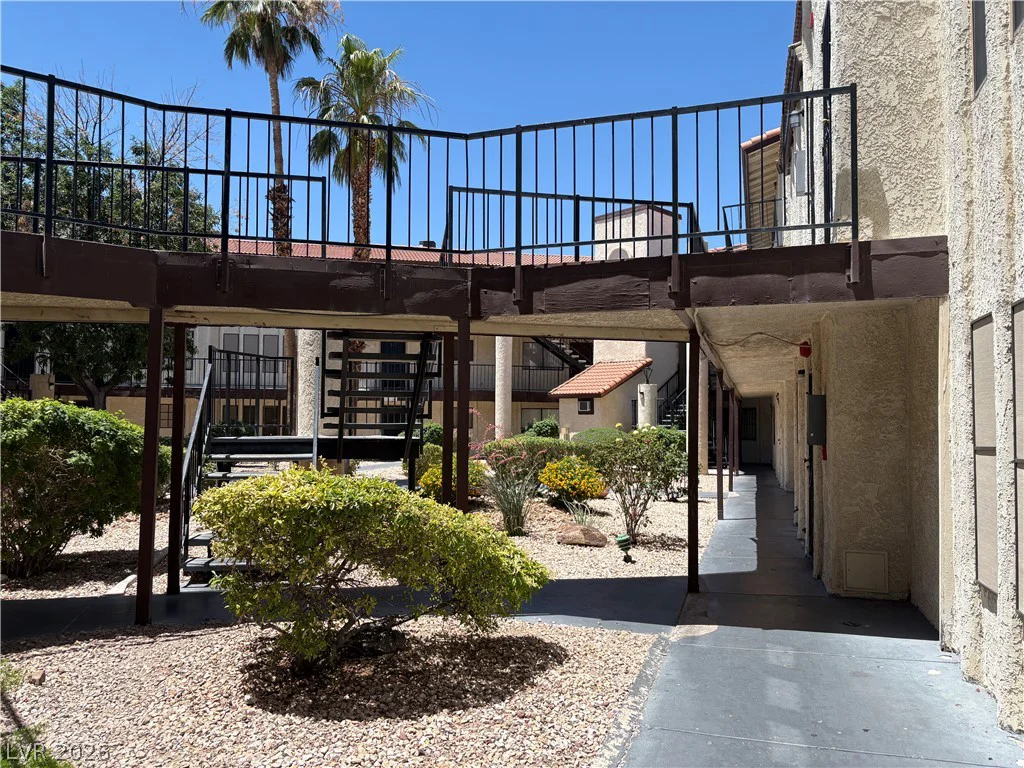 2080 Karen, Las Vegas, NV 89169