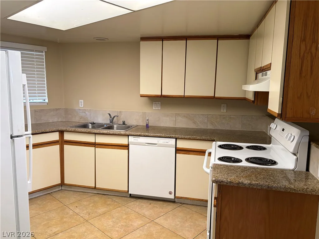 2080 Karen, Las Vegas, NV 89169