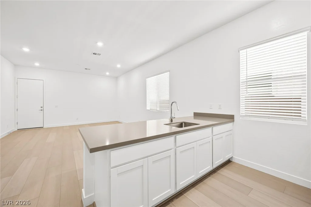 10002 Decano Ridge, Las Vegas, NV 89141