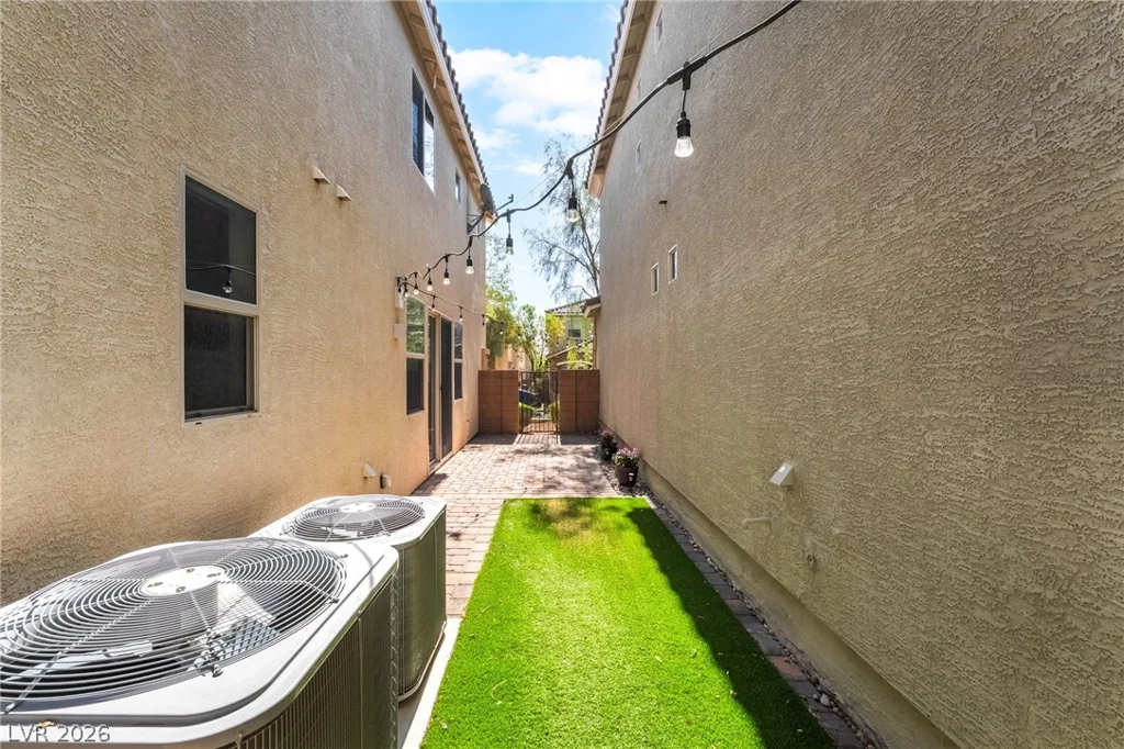 10917 Mount Pendleton, Las Vegas, NV 89179