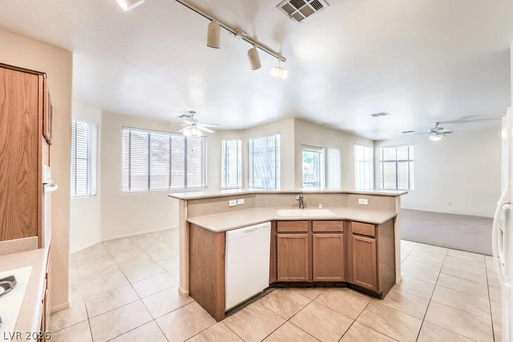 1933 Falcons Lair, Henderson, NV 89012