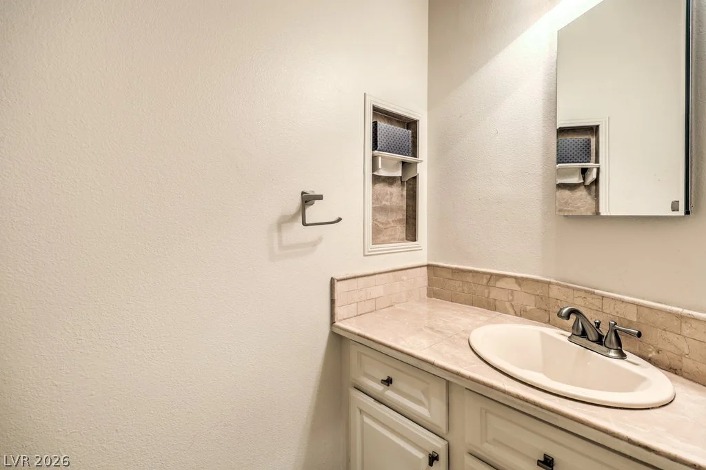 1933 Falcons Lair, Henderson, NV 89012