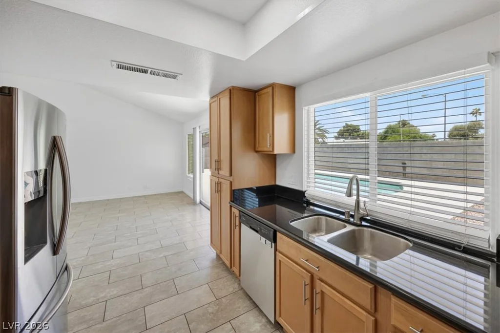 4366 Hidden Oak, Las Vegas, NV 89103