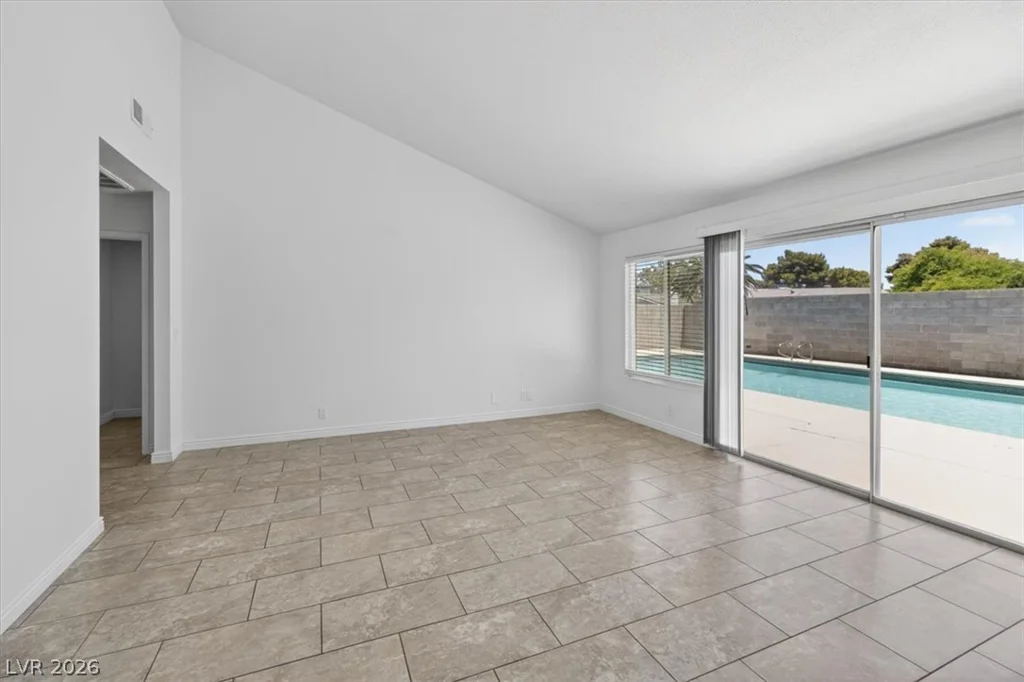 4366 Hidden Oak, Las Vegas, NV 89103