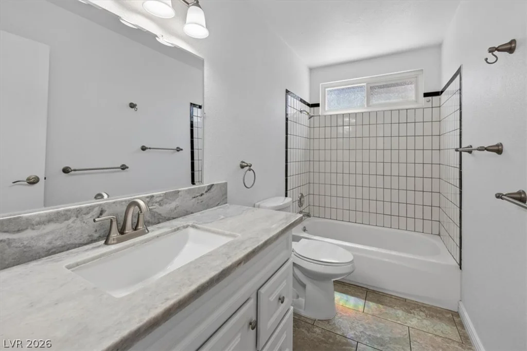 4366 Hidden Oak, Las Vegas, NV 89103