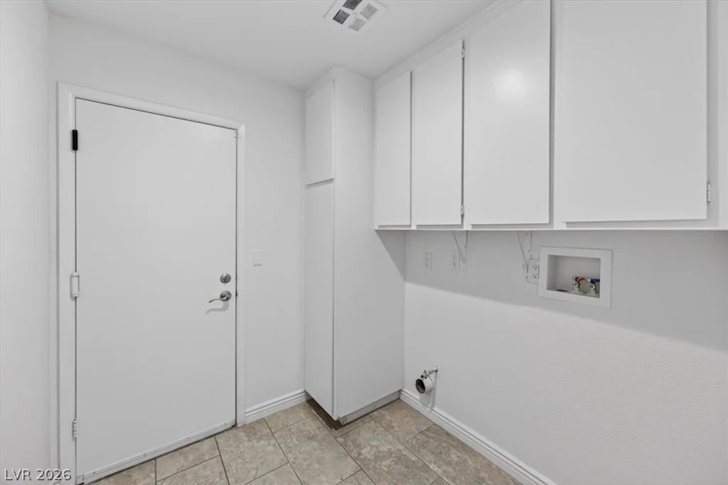 4366 Hidden Oak, Las Vegas, NV 89103