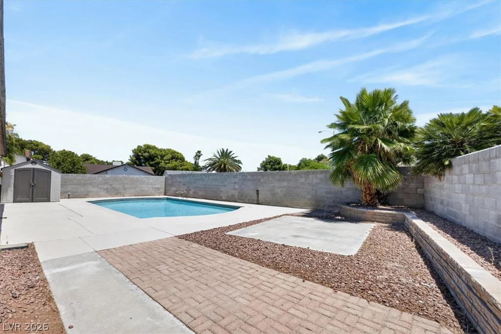 4366 Hidden Oak, Las Vegas, NV 89103