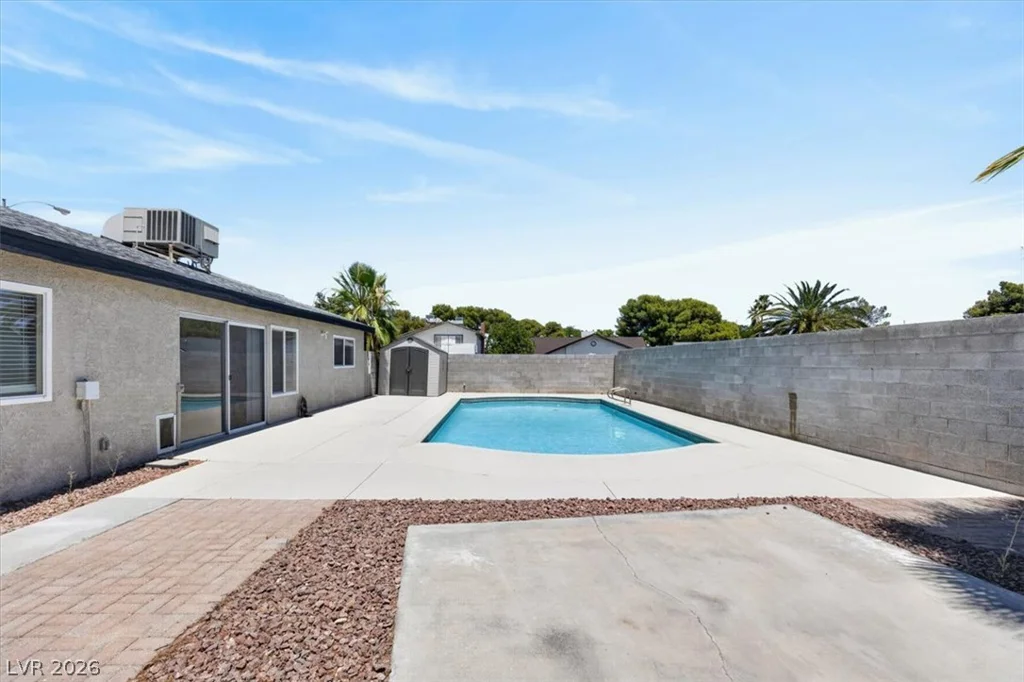 4366 Hidden Oak, Las Vegas, NV 89103