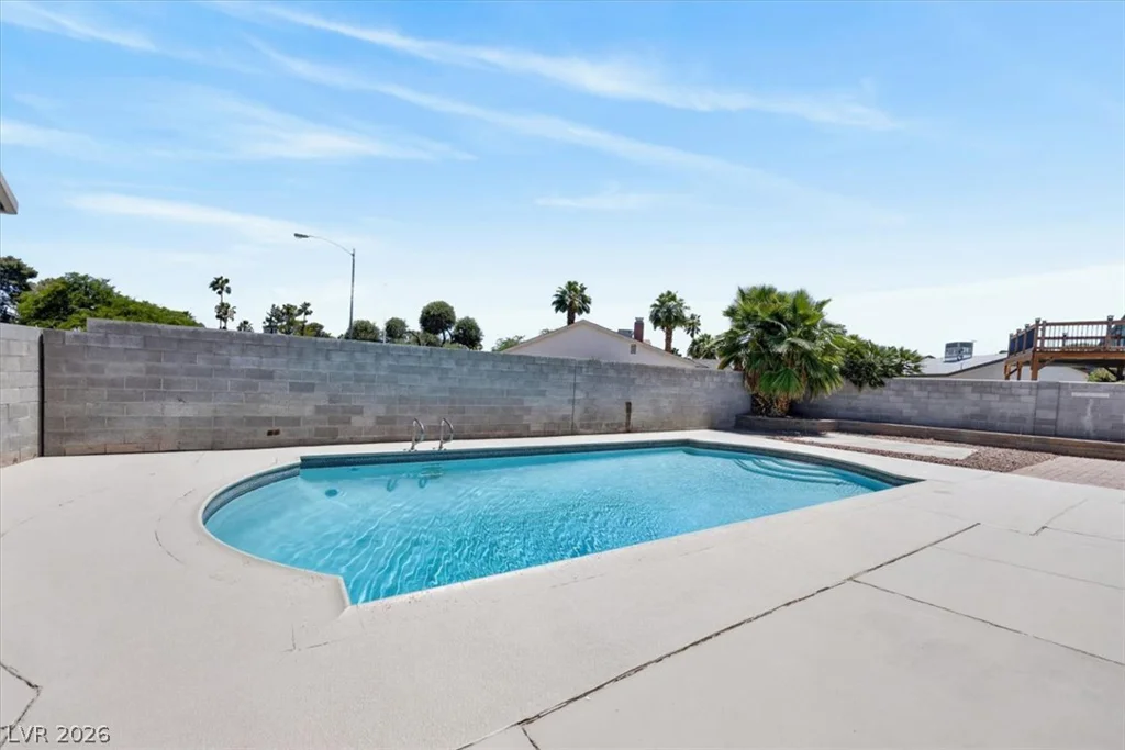 4366 Hidden Oak, Las Vegas, NV 89103