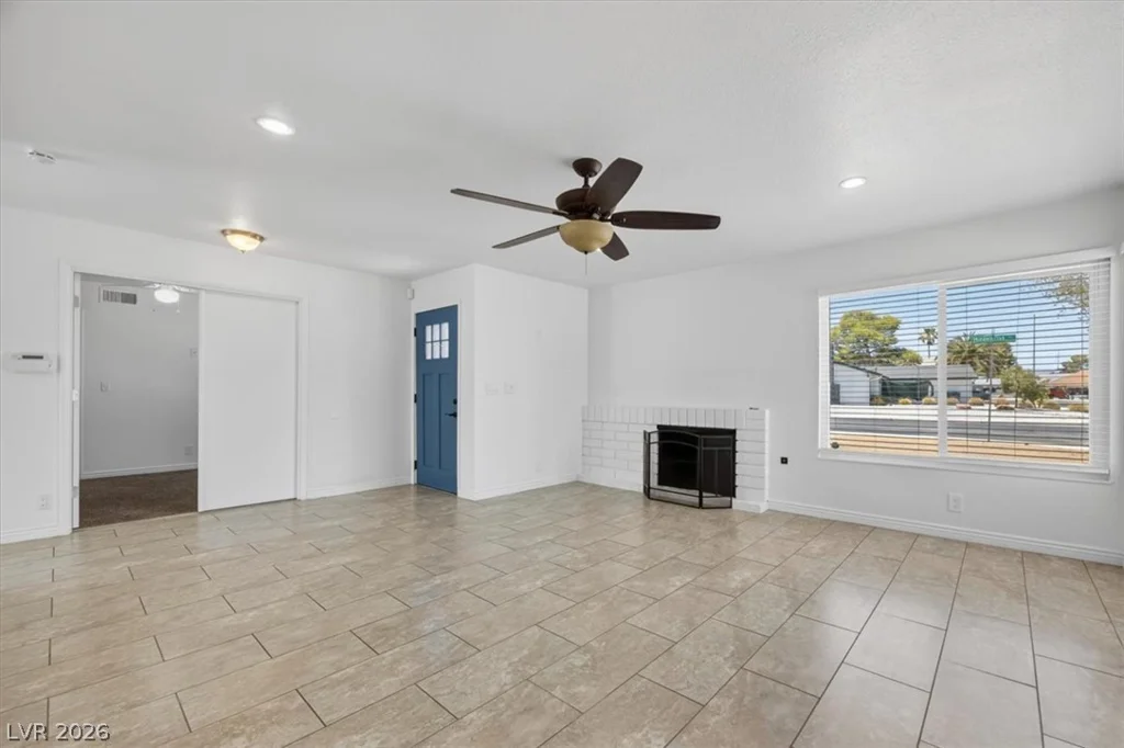 4366 Hidden Oak, Las Vegas, NV 89103